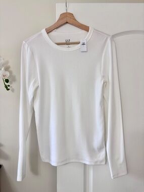 Gap Modern Crewneck Long Sleeve White Shirt Women’s Size Medium